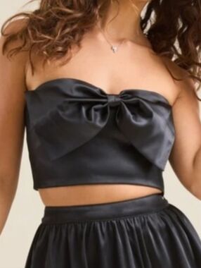 Altar’d State Roxie Black Satin Strapless Bow Smocked Back Crop Top Size XS
